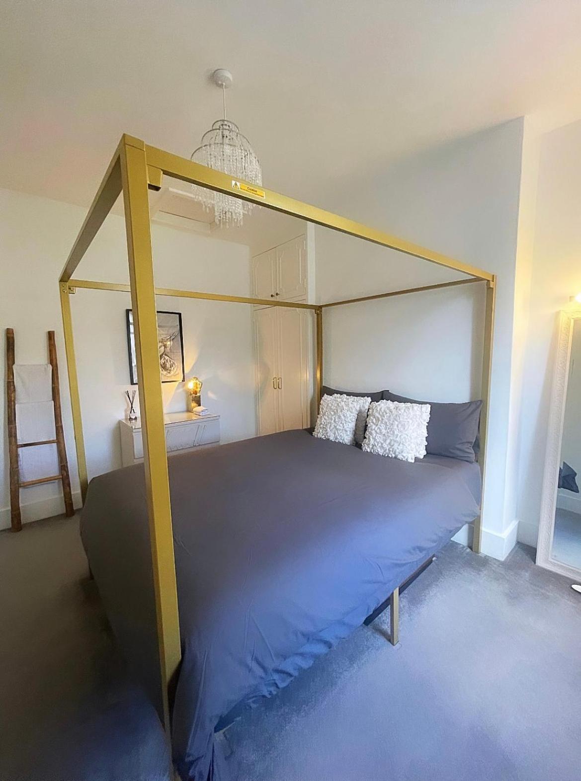 Queen Bedroom In Maida Vale London Bagian luar foto